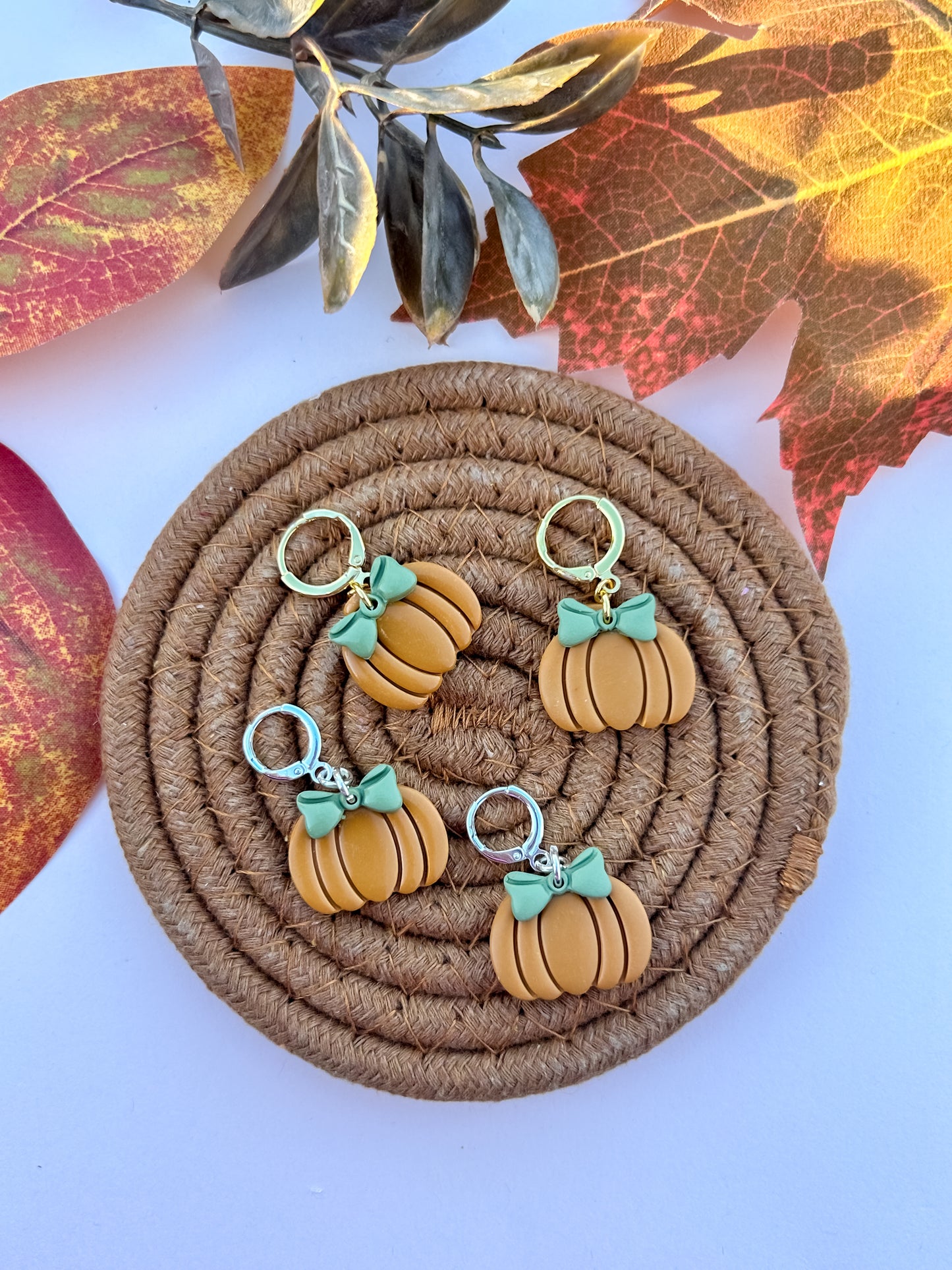 Pumpkin Bow – Cozy Green Edition