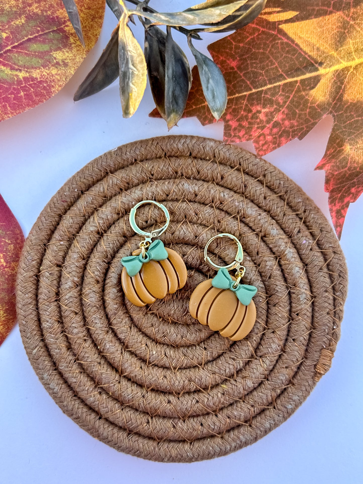 Pumpkin Bow – Cozy Green Edition